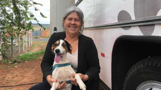 Castramóvel realiza atendimento no Jardim Itália