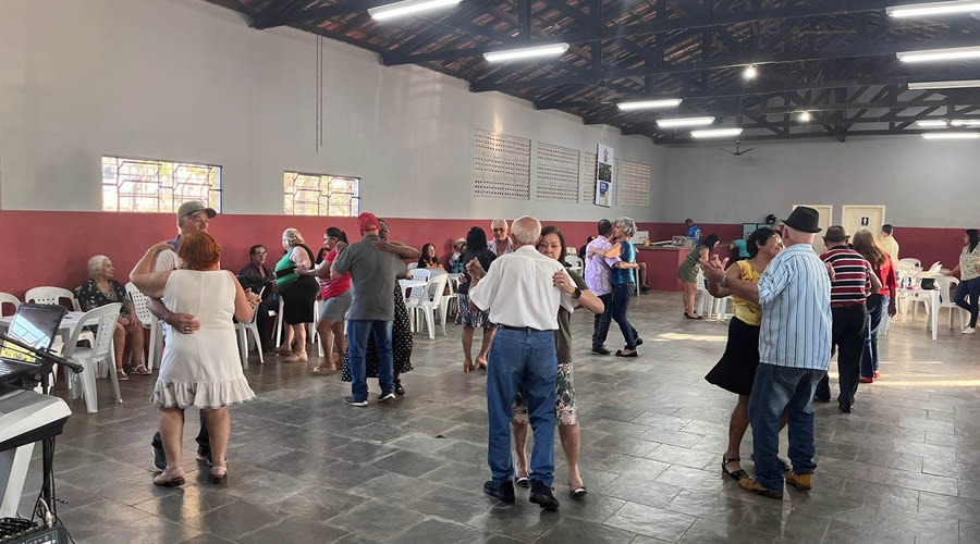 Bailinho da Melhor Idade é realizado toda quarta-feira