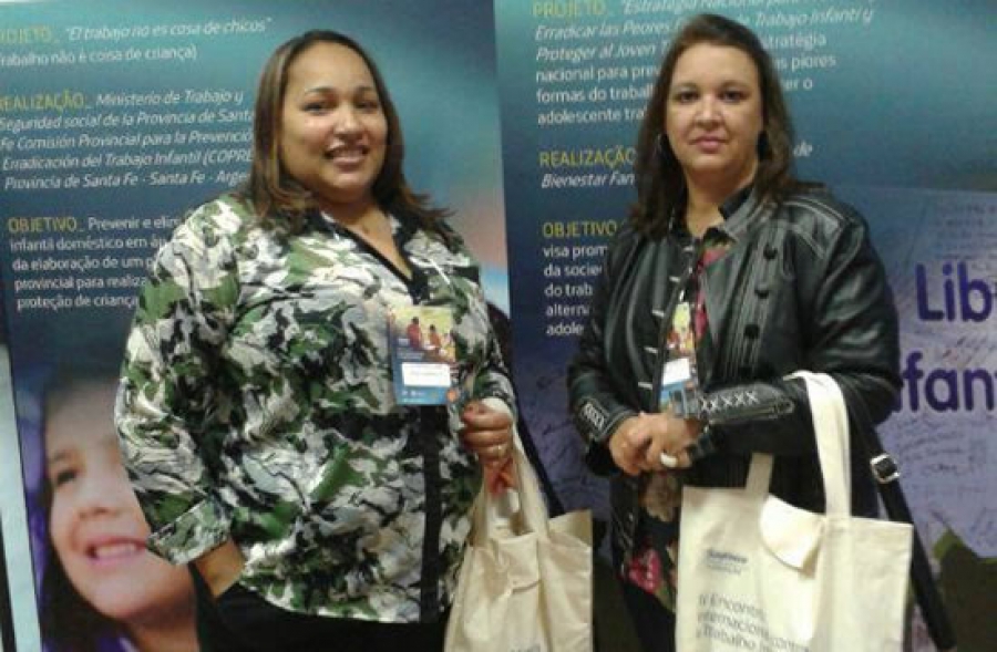 Na foto - A coordenadora da Rede Criança e Adolescente, Lucimara Lopes e Valeria Brunelli, representando a Promoção Social.