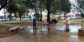 Prefeitura realiza limpeza e manutenção na Praça da Santa Casa