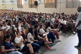 Secretário de Esportes Joel Monteiro faz palestra na E.E. Paraíso Cavalcanti