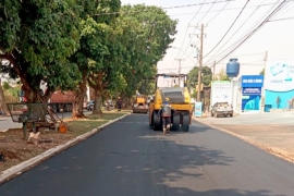 Recapeamento asfáltico na avenida Pedro Paschoal