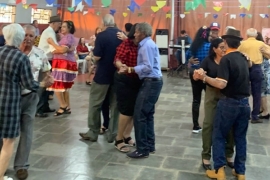 Festa Julina anima participantes do Bailinho da Melhor Idade