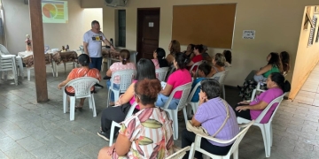 CRAS Oeste recebe palestra sobre prevenção ao câncer de mama e colo do útero