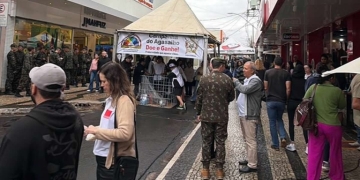 Dia C Especial dos Namorados reúne população e fortalece o comércio de Bebedouro