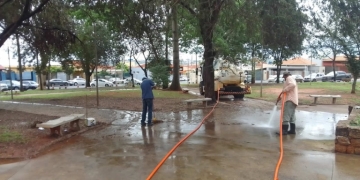 Praça da Santa Casa recebe serviços de limpeza