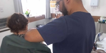 ESF Dr. José Caubi Campello Bessa realiza vacinação no Lar do Idoso