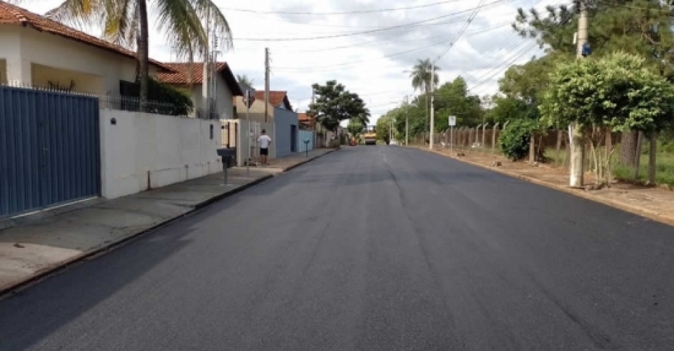 Prefeitura realiza recapeamento em diversas ruas da região central