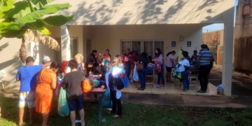 Campanha do Agasalho do Fundo Social realiza distribuição de roupas no CRAS Norte