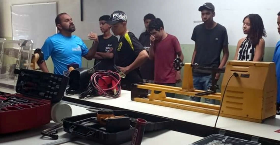 Secretaria Municipal de Desenvolvimento Social e Cidadania promove visita técnica com alunos da Casa da Juventude