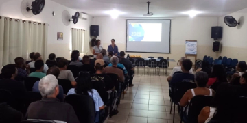 Secretaria de Educação realiza reunião de boas-vindas com motoristas e monitores do transporte escolar