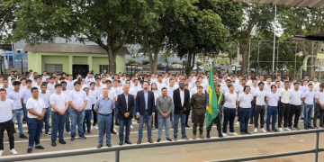 Cerca de 350 jovens participaram da cerimônia de Juramento à Bandeira no Tiro de Guerra