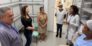 Fundo Social de Solidariedade entrega lençóis confeccionados pela Oficina de Costura ao Hospital Municipal Júlia Pinto...