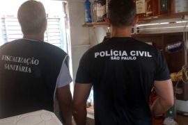 Vigilância Sanitária de Bebedouro autua estabelecimentos e apreende produtos irregulares