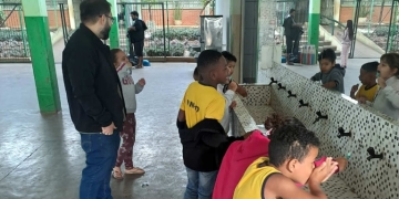 Ação de escovação supervisionada atende crianças na EMEB João Pereira Pinho